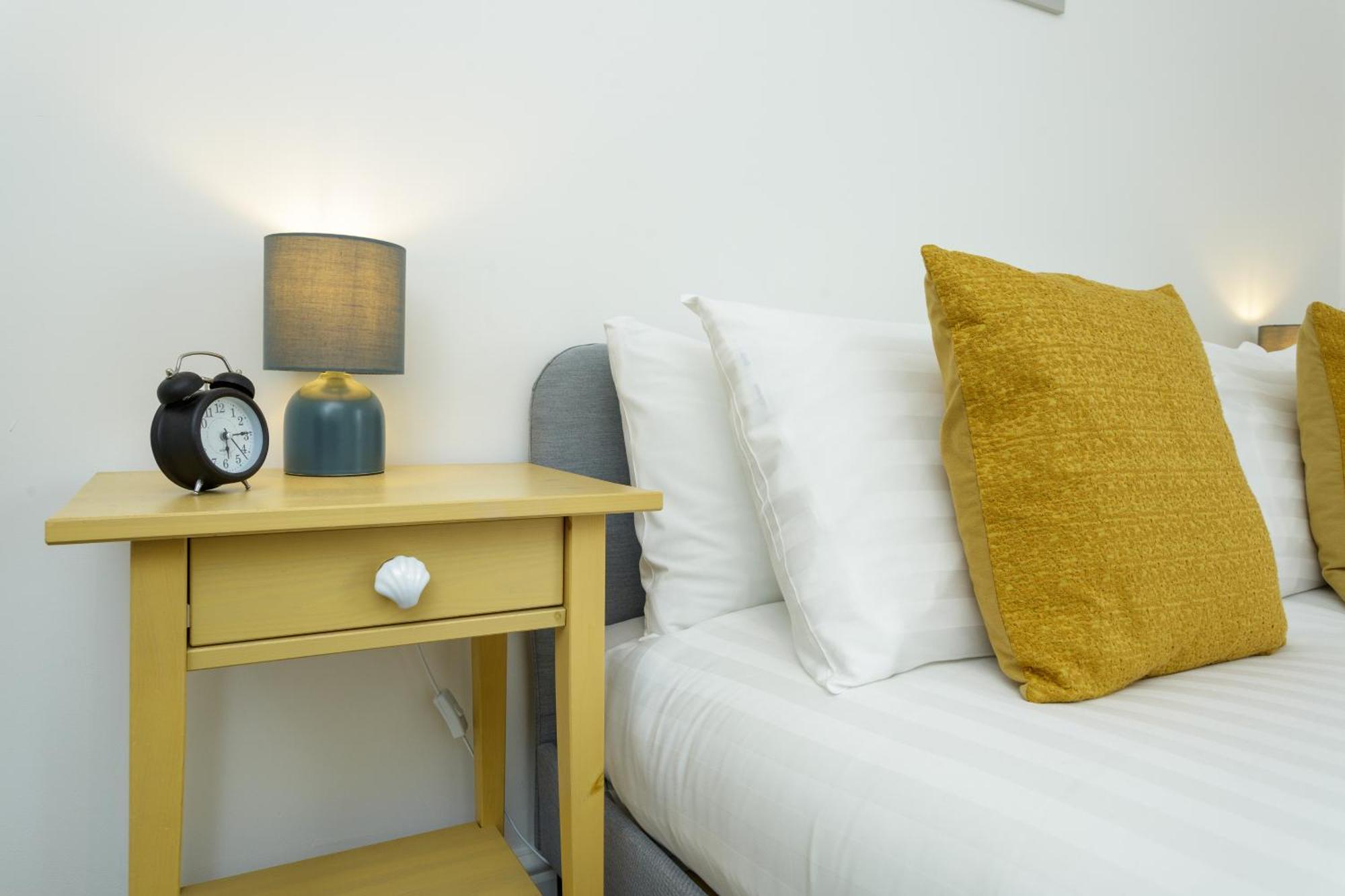 Percy Terrace - Charming 2 Bedroom Town House Portsmouth Bagian luar foto