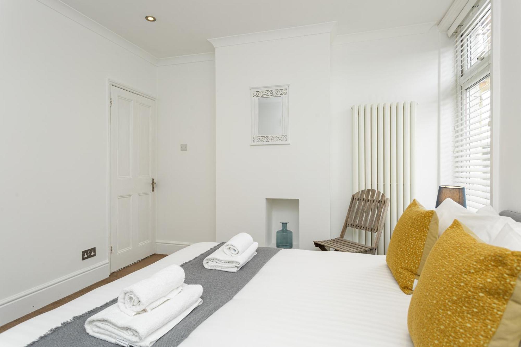 Percy Terrace - Charming 2 Bedroom Town House Portsmouth Bagian luar foto